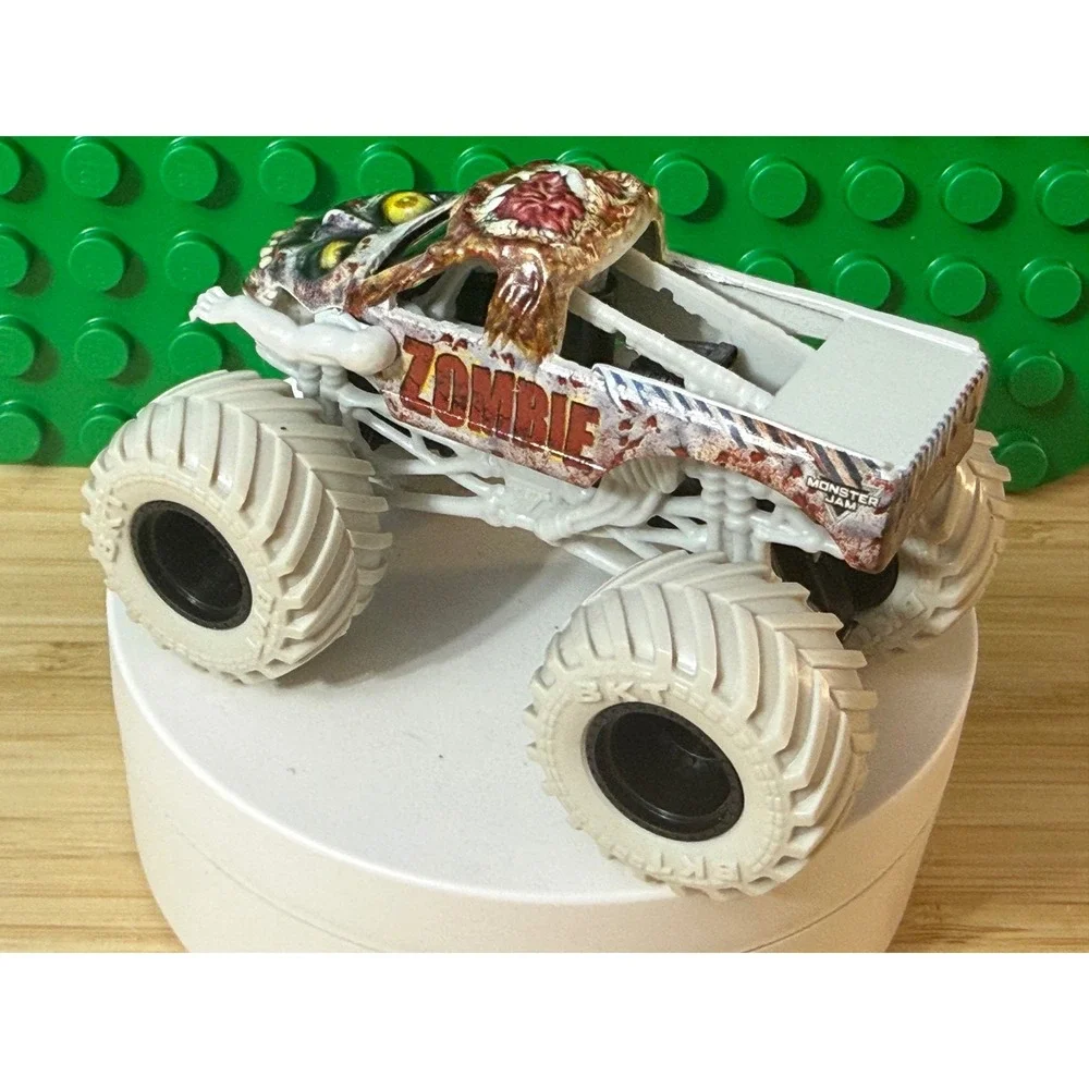 Monster Jam Zombie Monster Truck 1:64 Die-Cast White BKT Tires 2023 Spin Master